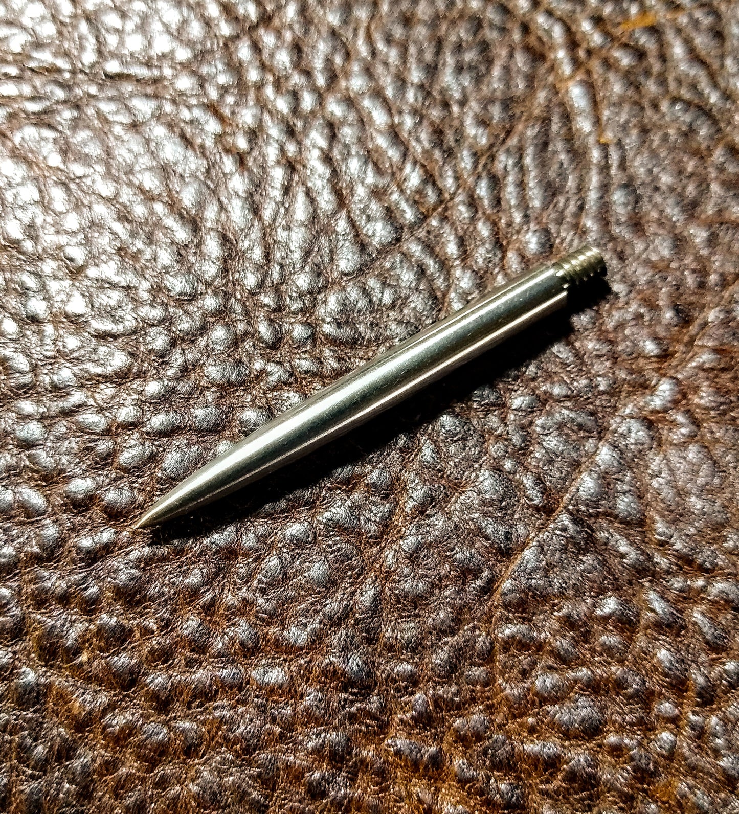 Threaded Ti Pivotneedle